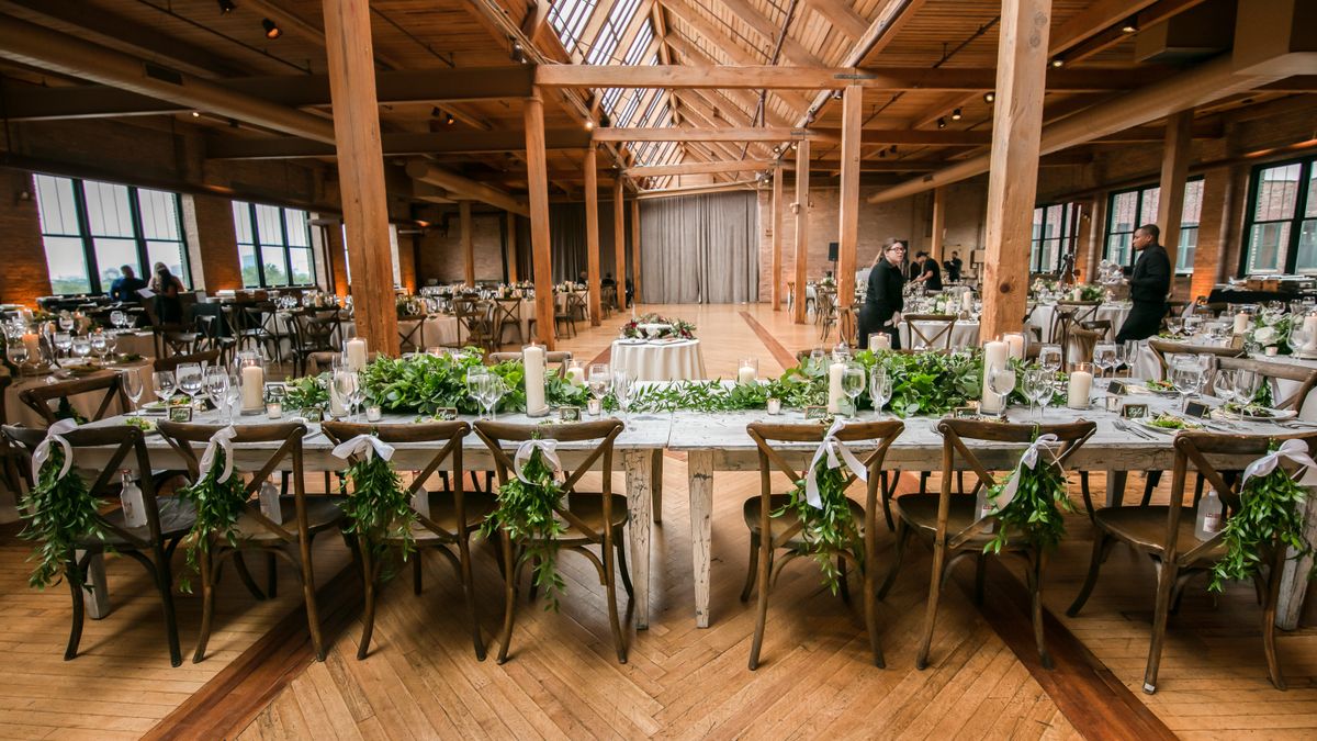 Chicago Wedding DJ Guide: Wind City Celebrations