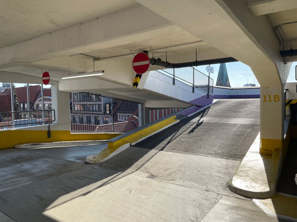 Ramp in a Parking Deck · Free Stock Photo