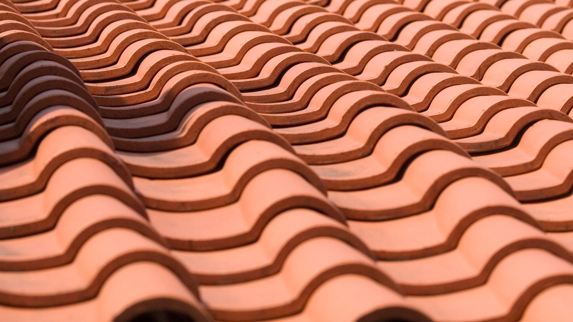 Why Roof Insulation Prices Vary So Much in Cyprus — illustrasjonsbilde