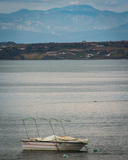White Boat in the Lake near Giant Mountains