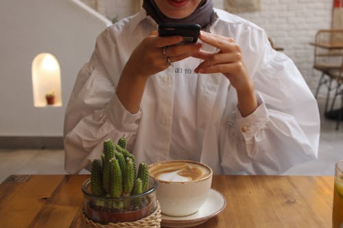 Foto profissional grátis de bebida quente, cactos, cappuccino