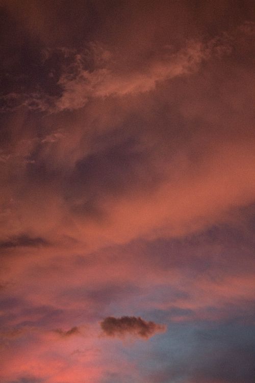 Free A captivating view of colorful sunset clouds over Breves, Pará, Brazil. Perfect for nature enthusiasts. Stock Photo
