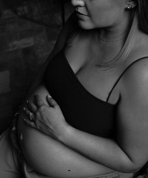 Fotos de stock gratuitas de blanco y negro, embarazada, embarazo