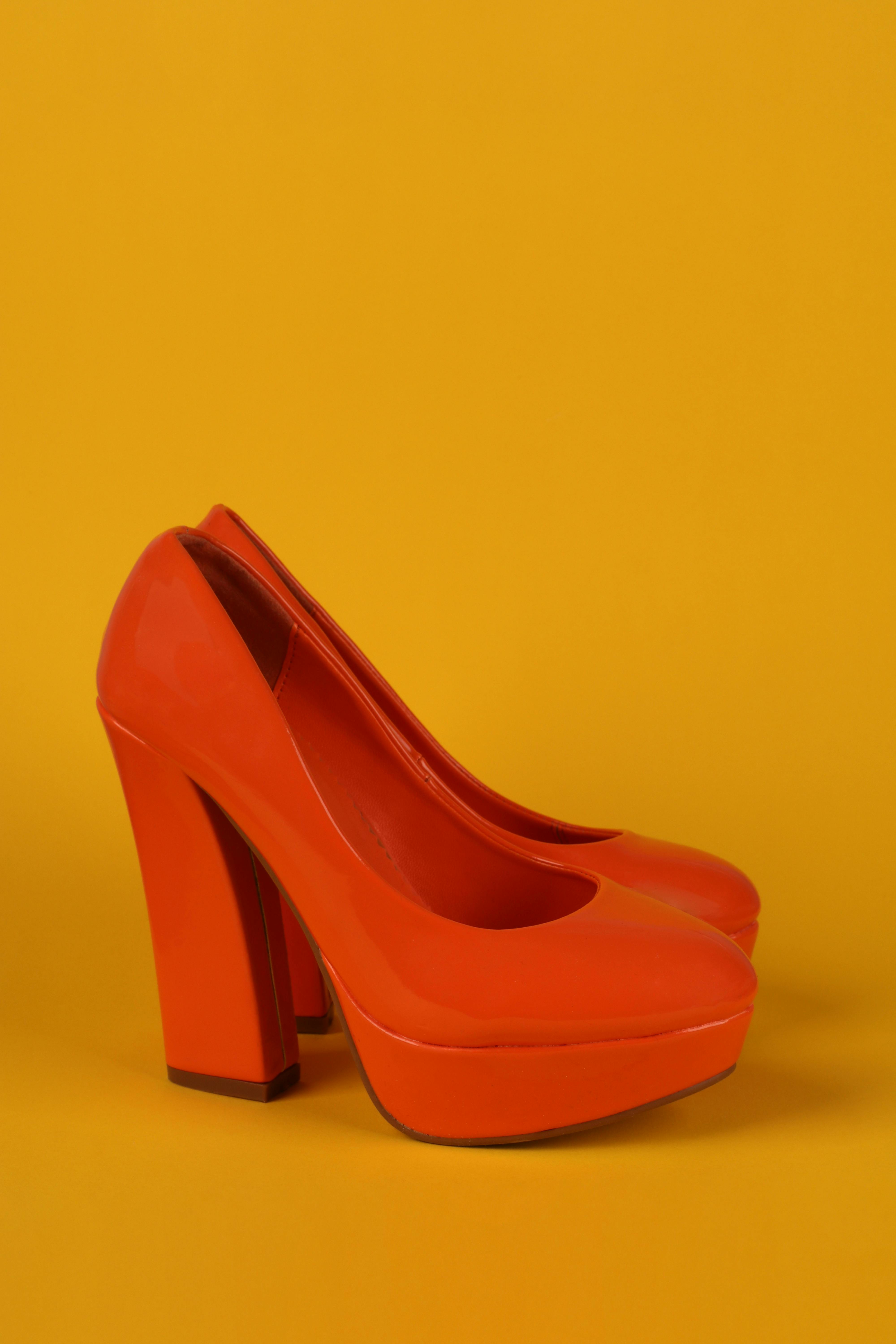 High heels, handcuffs and crop whip close-up - Stock Photo [38964024] -  PIXTA