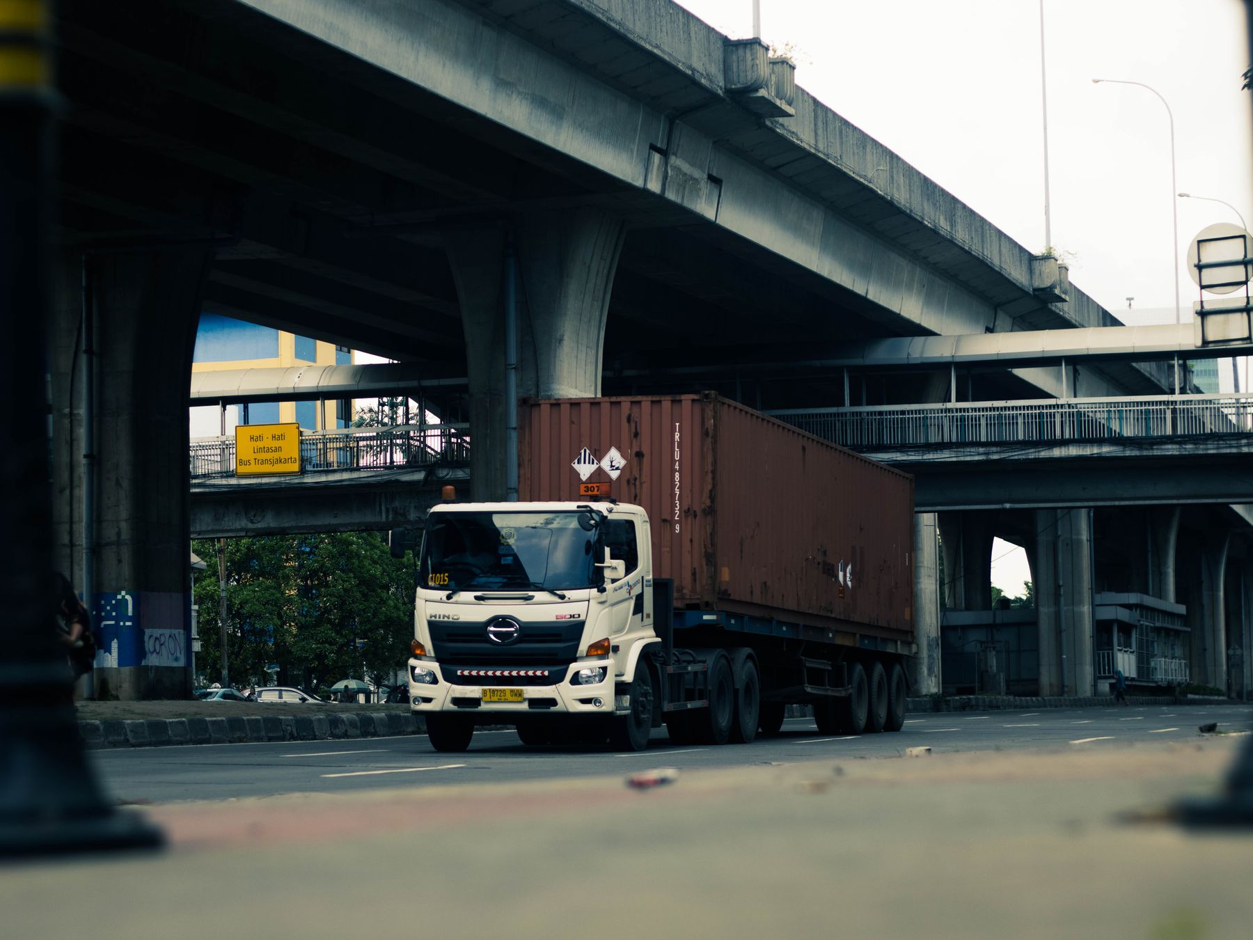 Istead Rise — movers delivering furniture from a van