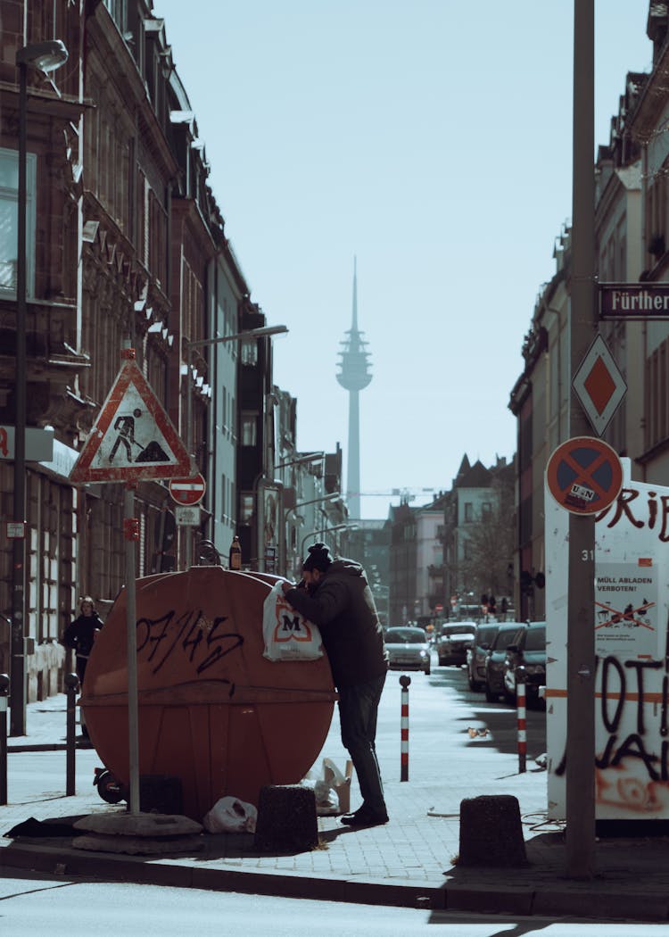 Dumpster Diving Man, Nuremberg, Germany