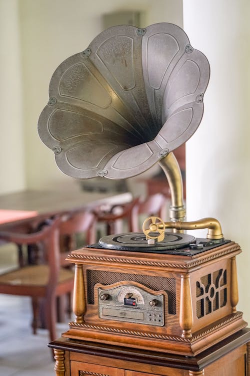 Wooden Retro Gramophone