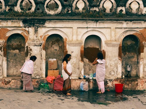 Безкоштовне стокове фото на тему «бідність, вода, жінки»