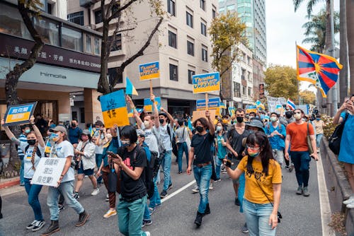 걷고 있는, 군중, 그룹의 무료 스톡 사진