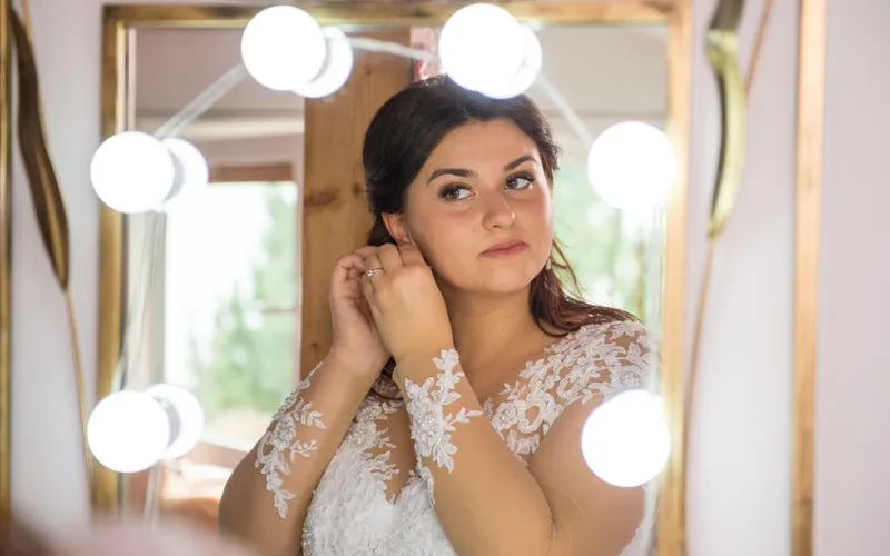 maquilladora prueba maquillaje vestido novia blanco