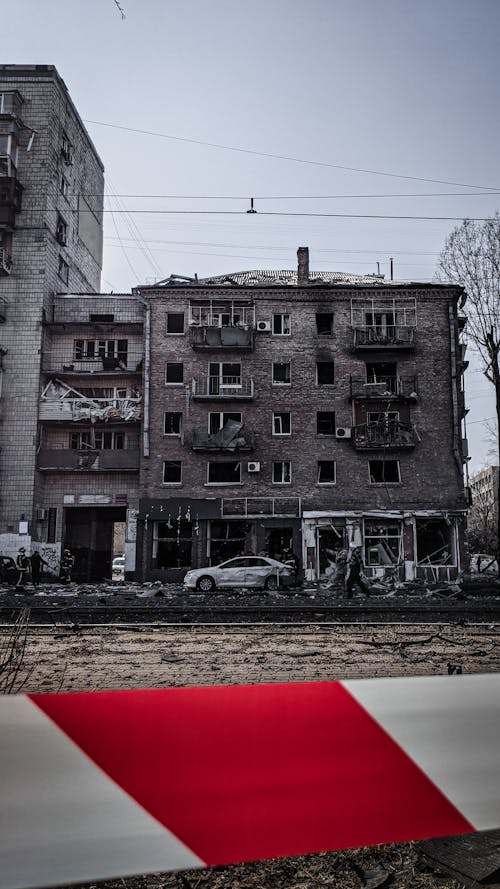 Безкоштовне стокове фото на тему «будівлі, вертикальні постріл, війна»