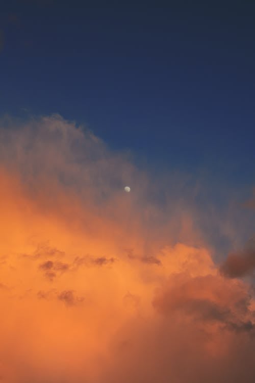 Fotobanka s bezplatnými fotkami na tému letecké snímkovanie, mesiac, mrak