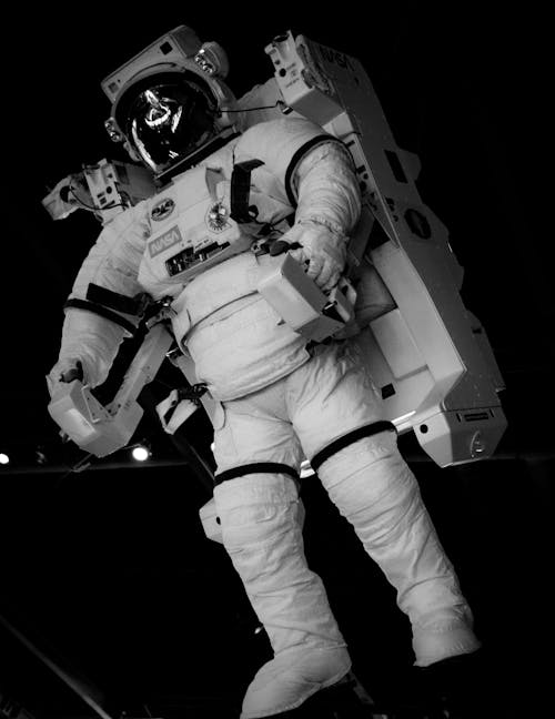 Foto stok gratis angkasa, astronaut, baju ruang angkasa