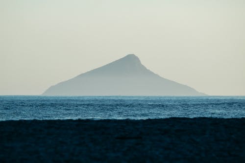 Darmowe zdjęcie z galerii z niebieska godzina, ocean, plaża
