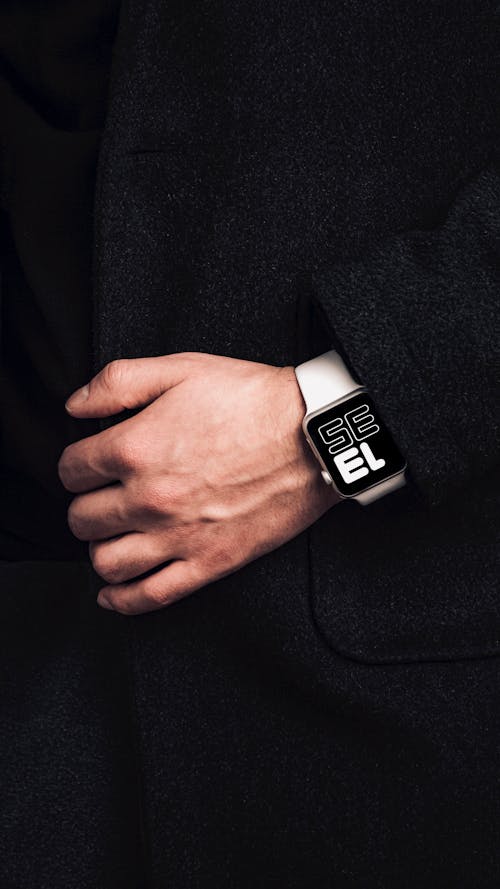 Δωρεάν στοκ φωτογραφιών με Apple Watch, γκρο πλαν, κατακόρυφη λήψη Φωτογραφία από στοκ φωτογραφιών