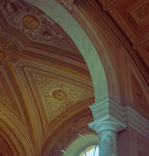 Darmowe zdjęcie z galerii z perspektywa żabia, projektowanie wnętrz, starożytna architektura rzymska