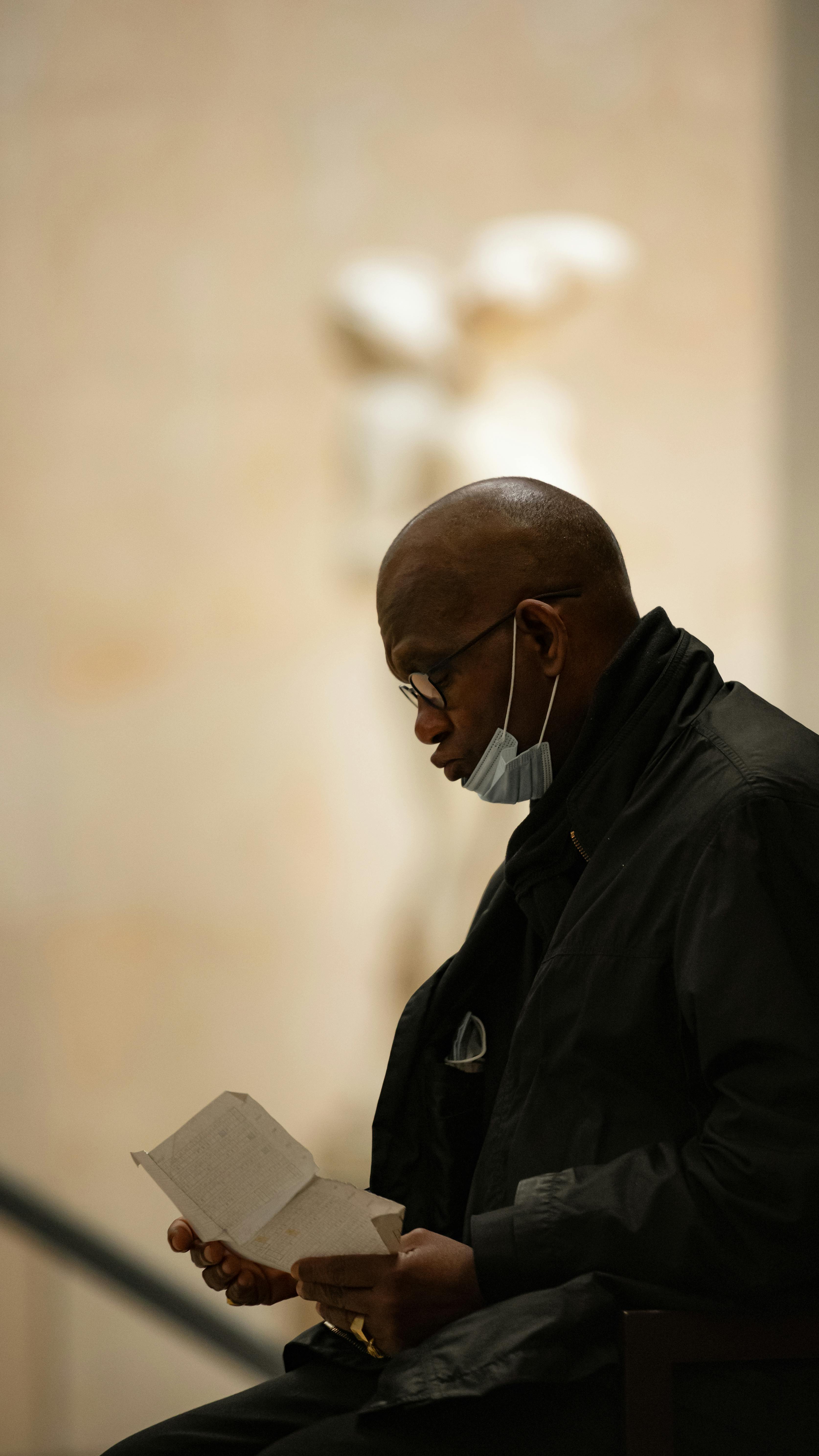 Why don't people bet on both sides?