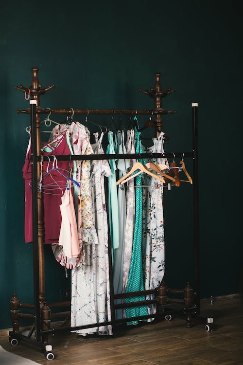 Kostenlos Kleidung In Verschiedenen Farben Stock-Foto