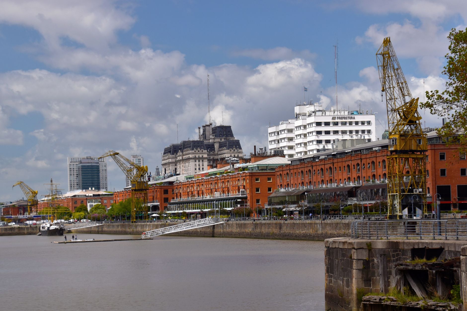 Puerto Madero, Buenos Aires · Foto: Jeffrey Eisen · Pexels Puerto Madero, Buenos Aires