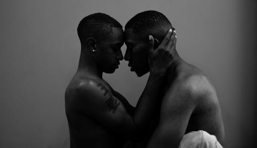 Ücretsiz öpüşmek üzere İki Adam Stok Fotoğraflar