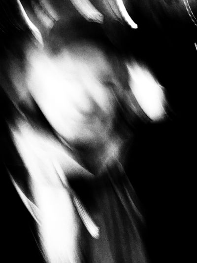 Blurred monochrome portrait study — Ruslan Rozanov on Pexels