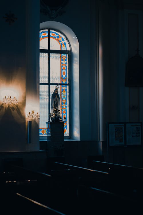 Kostenloses Stock Foto zu buntglas, christentum, dunkel