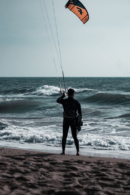 Fotobanka s bezplatnými fotkami na tému človek, dobrodružstvo, drak surfer