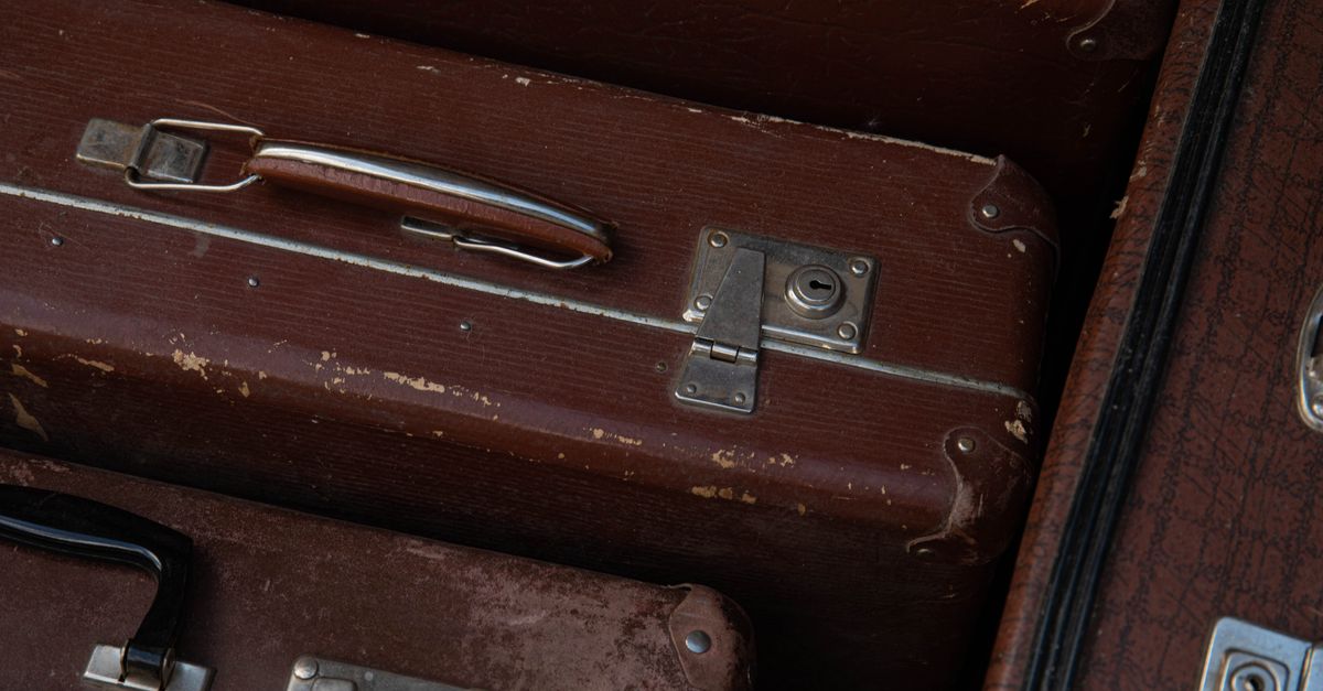 The Hidden Cost of 'Cheap' Luggage That Nobody Talks About (And How I Found Real Durability)