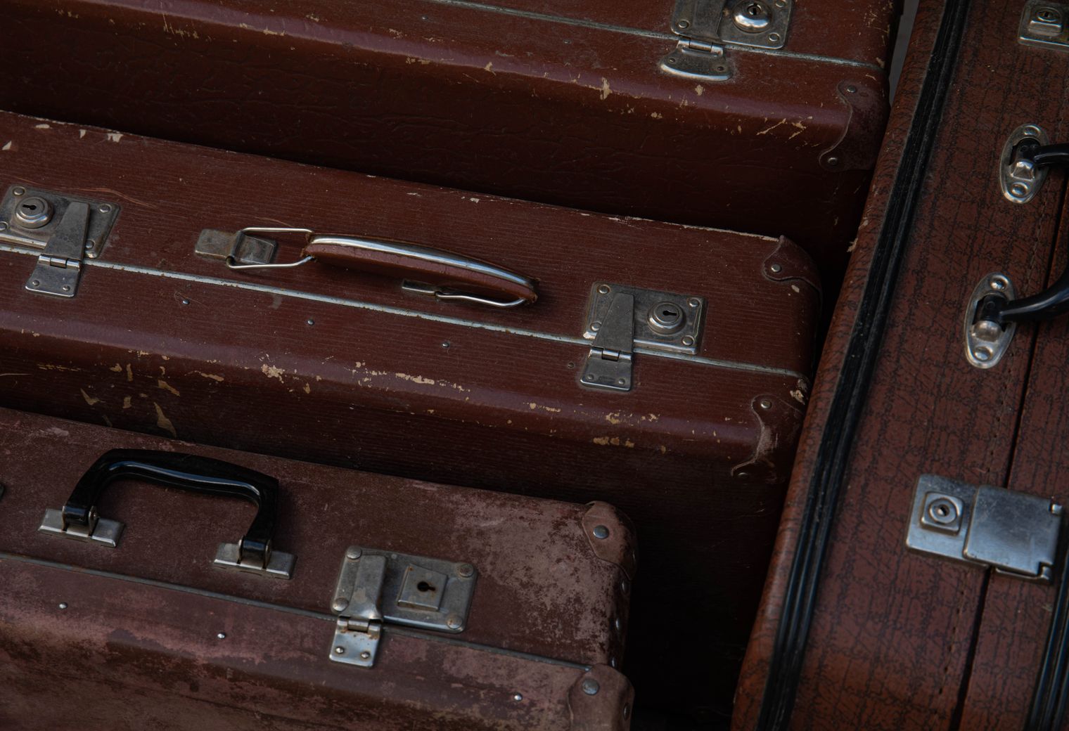 Long Eaton — student move with boxes and a van