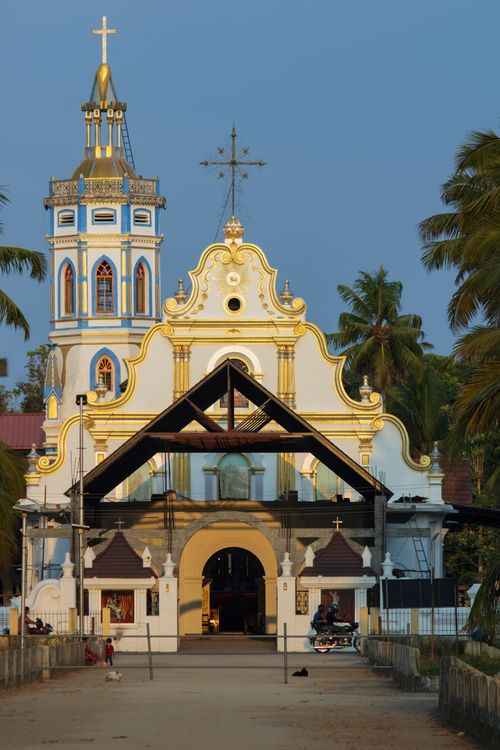 Free Stunning facade of an Orthodox church with intricate designs under a clear blue sky. Stock Photo