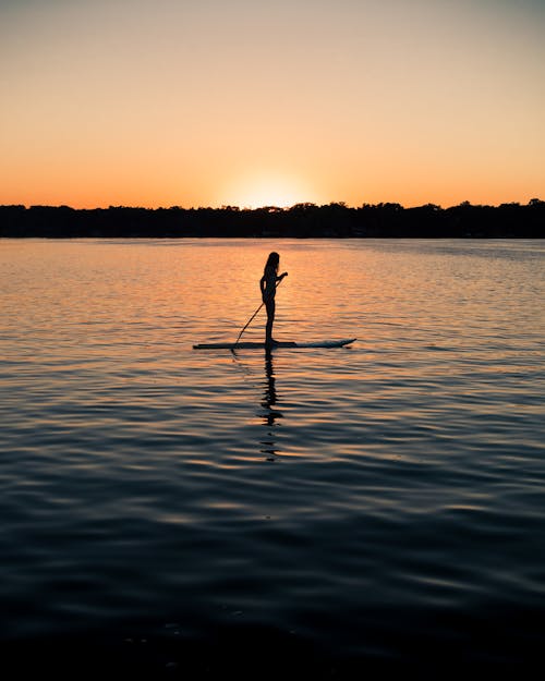 Fotobanka s bezplatnými fotkami na tému jazero, lopata, paddleboarding