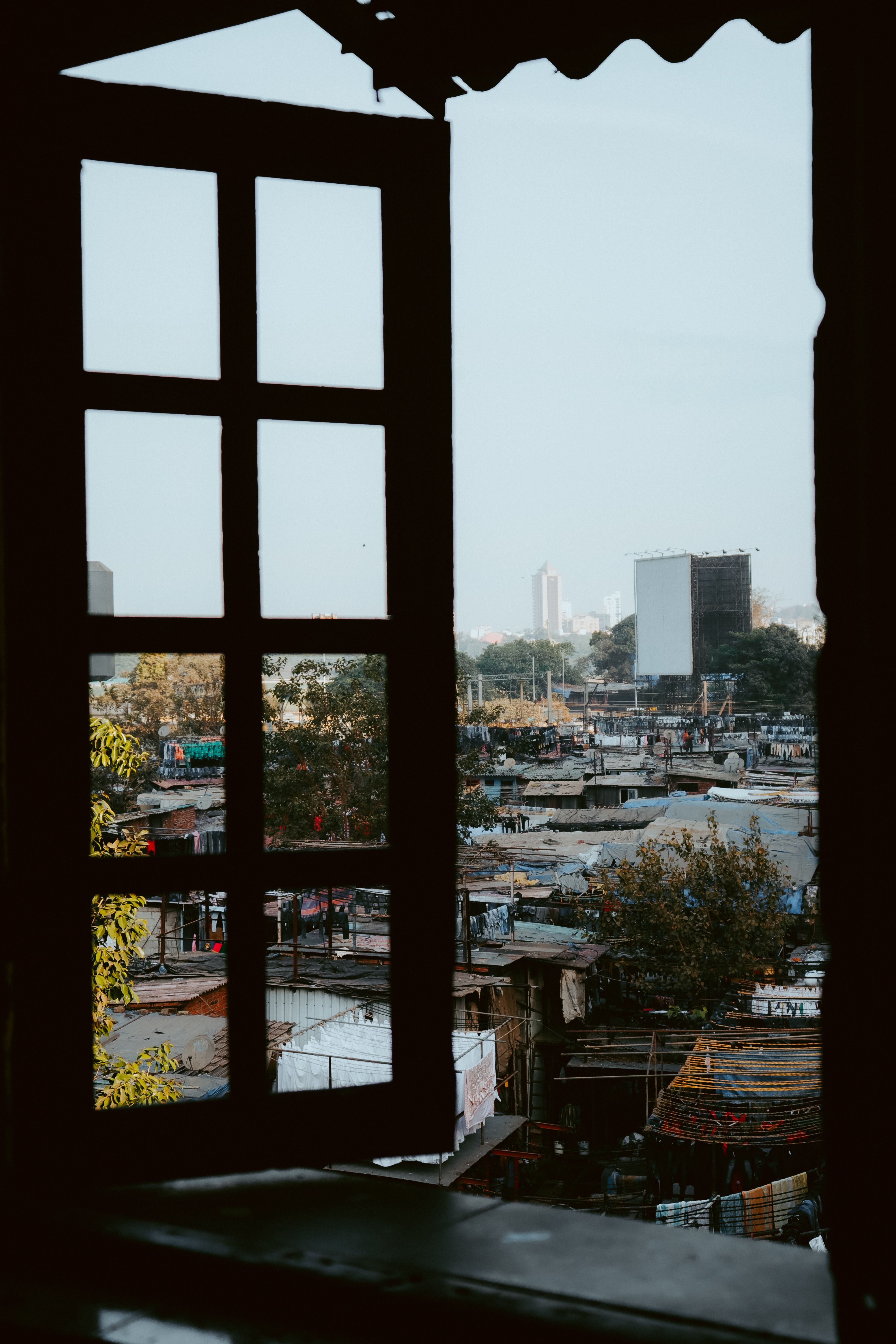 Pent House Overlooking City With Amazing Window View Photos, Download ...