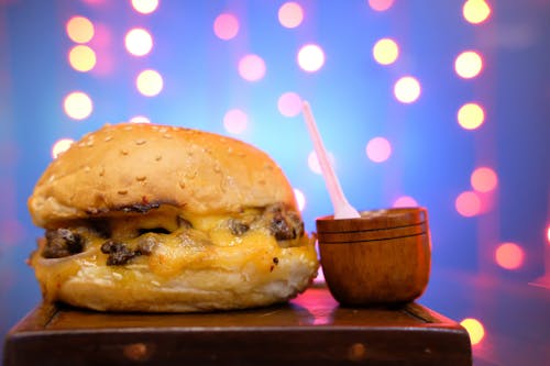 Fotobanka s bezplatnými fotkami na tému cheeseburger, chutný, fotografia jedla