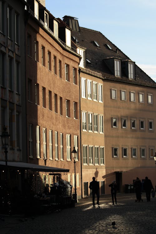 Gratis lagerfoto af arkitektur, brun bygning, facade