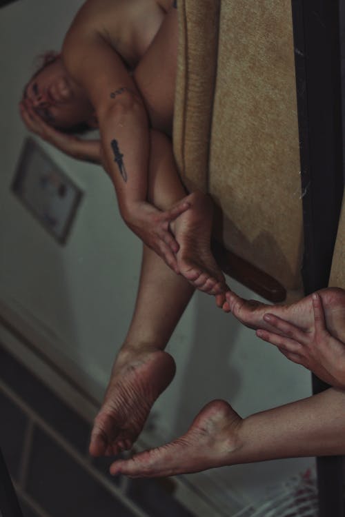 Δωρεάν στοκ φωτογραφιών με tattoo, Άνθρωποι, γυμνά πόδια