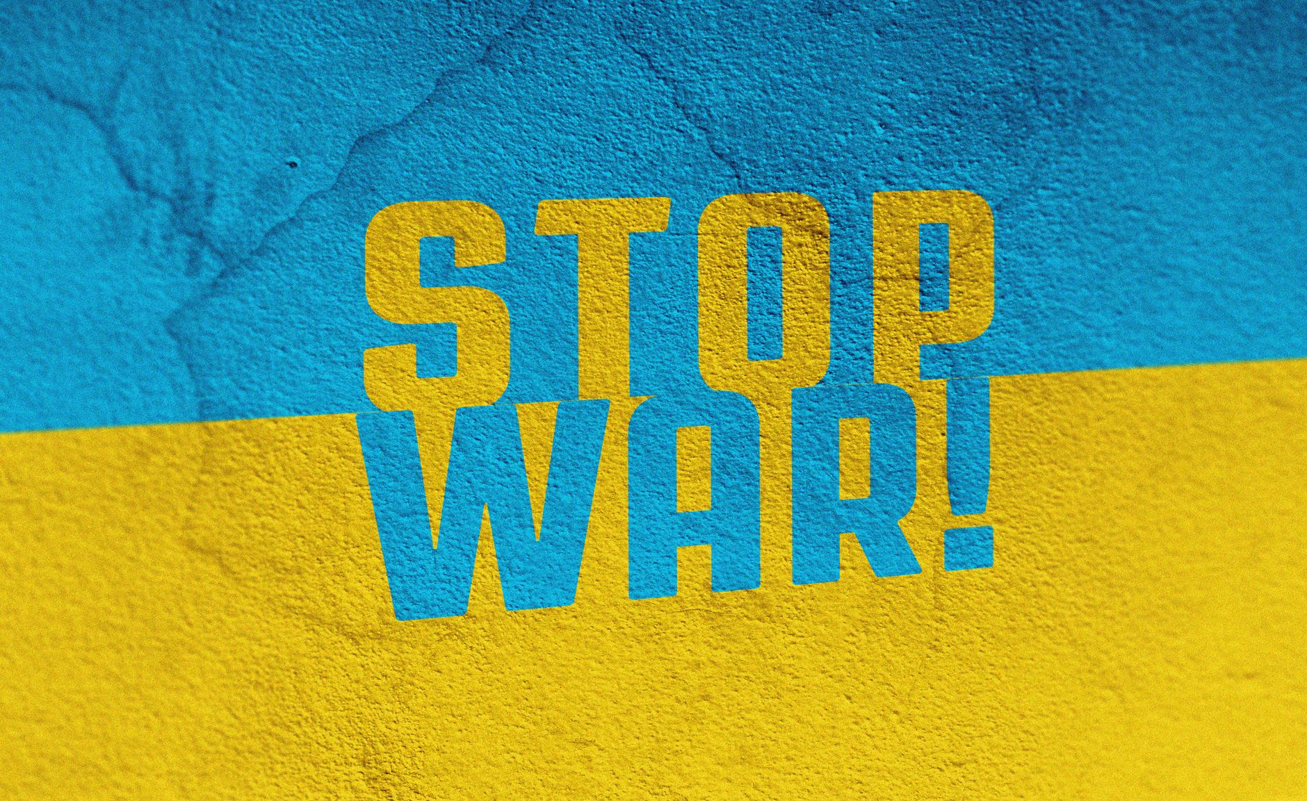 Zelenskyy warns of 'massive' attack as Russian strike kills five in Zaporizhzhia