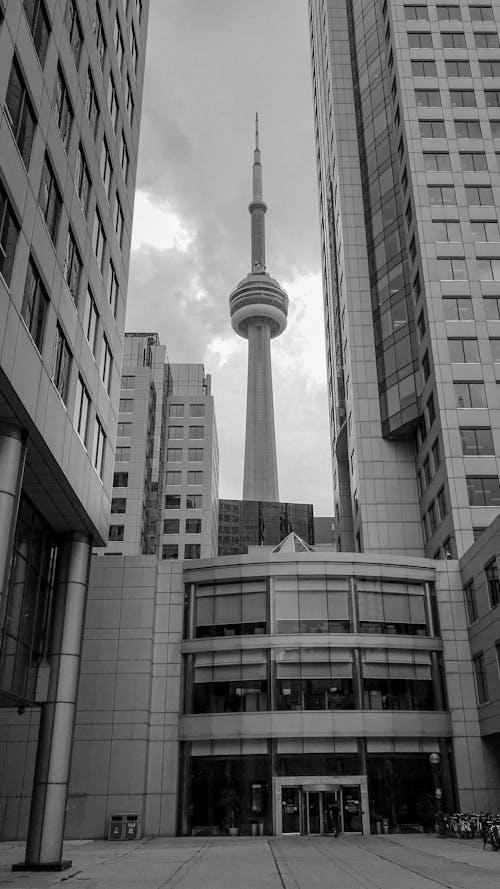 Free Low Angle View of Canada National Tower in Toronto Stock Photo