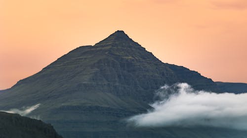 Foto d'estoc gratuïta de boira, capvespre, muntanya