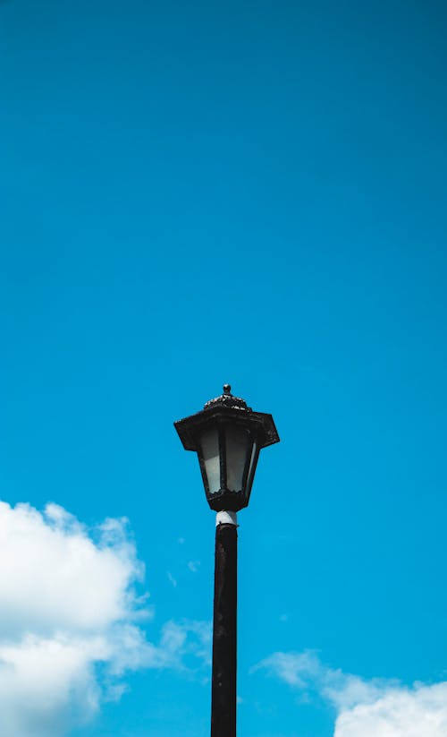 Gratis stockfoto met blauwe lucht, straatlamp, straatlicht Stockfoto
