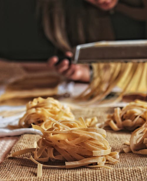 垂直拍攝, 女人, 義大利菜 的 免費圖庫相片