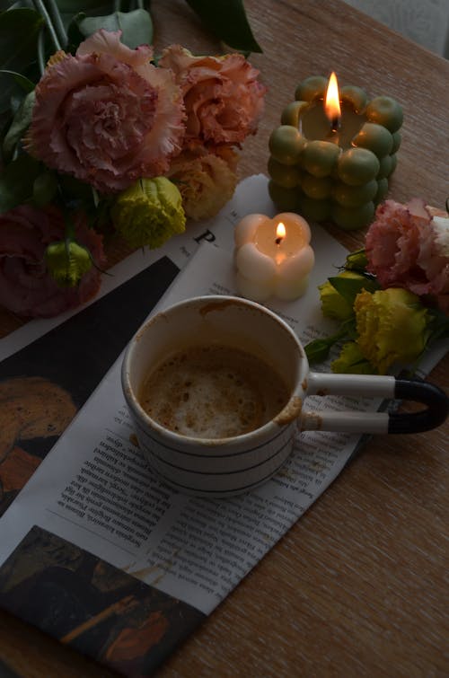 Ilmainen kuvapankkikuva tunnisteilla kahvi, koristelu, kukat
