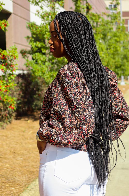 Imagine de stoc gratuită din bluză florală, femeie afro-americană, femeie de culoare