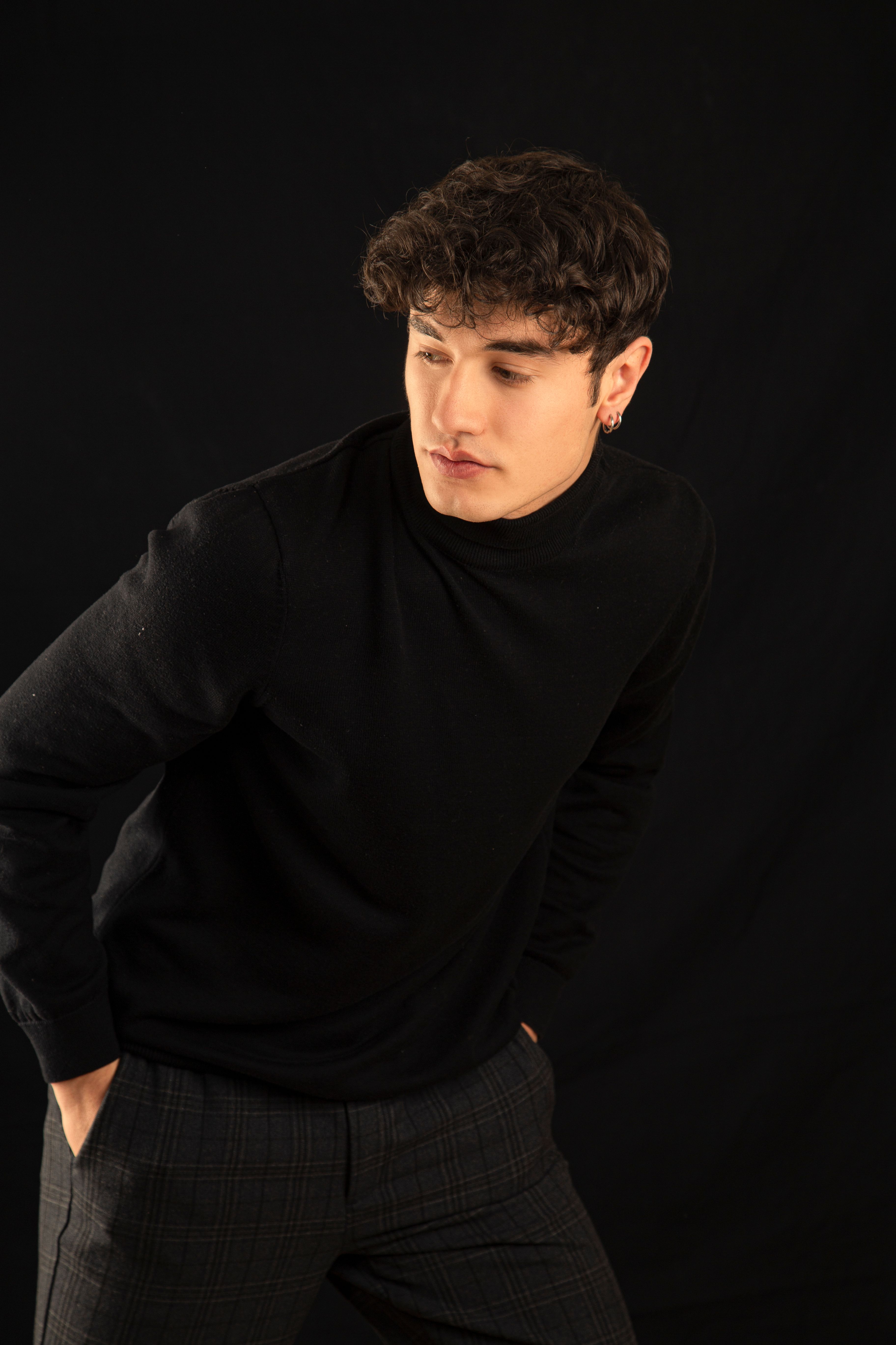 Blusa de Frio Gola Alta Preta