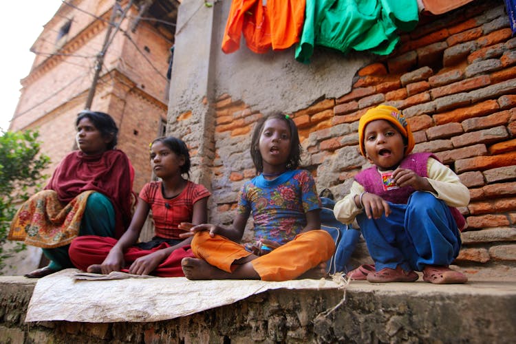 Children Eating Snacks 