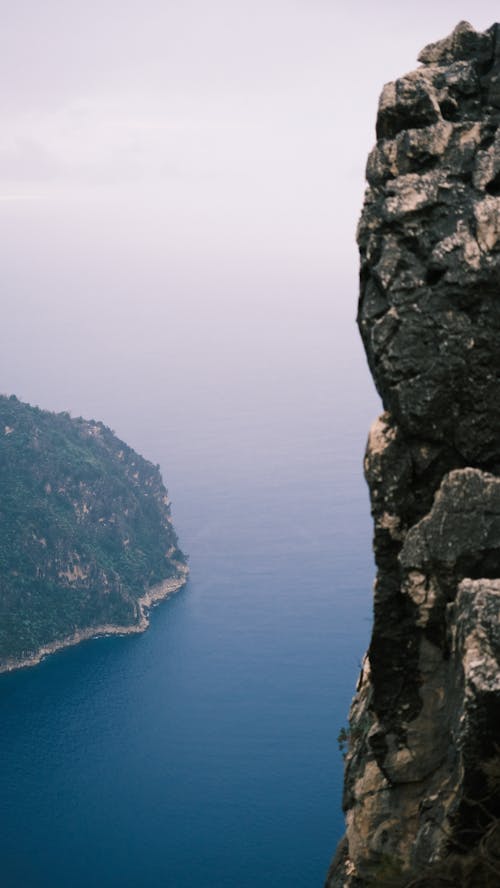 垂直拍摄, 岩山, 懸崖 的 免费素材图片