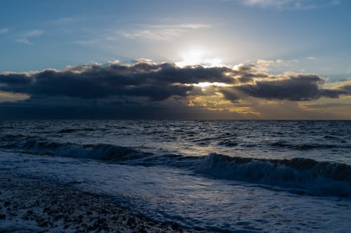Ilmainen kuvapankkikuva tunnisteilla aamu, dramaattinen taivas, hiekkaranta Kuvapankkikuva