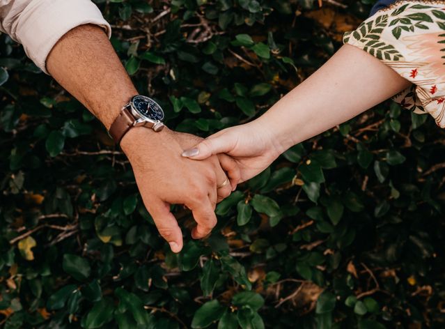 Privacy settings on dating apps protecting personal information