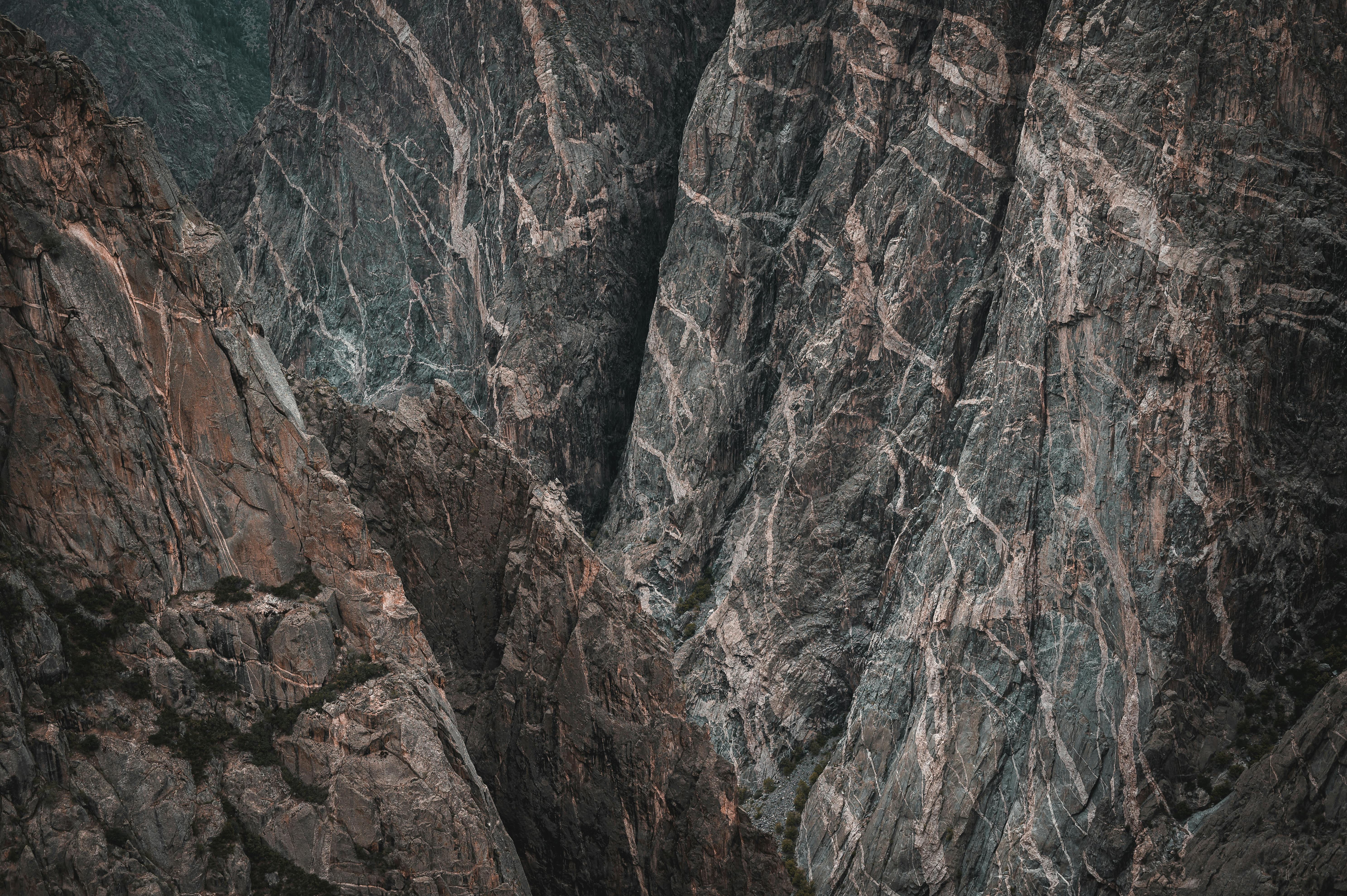 Brown and Gray Rock Formation · Free Stock Photo
