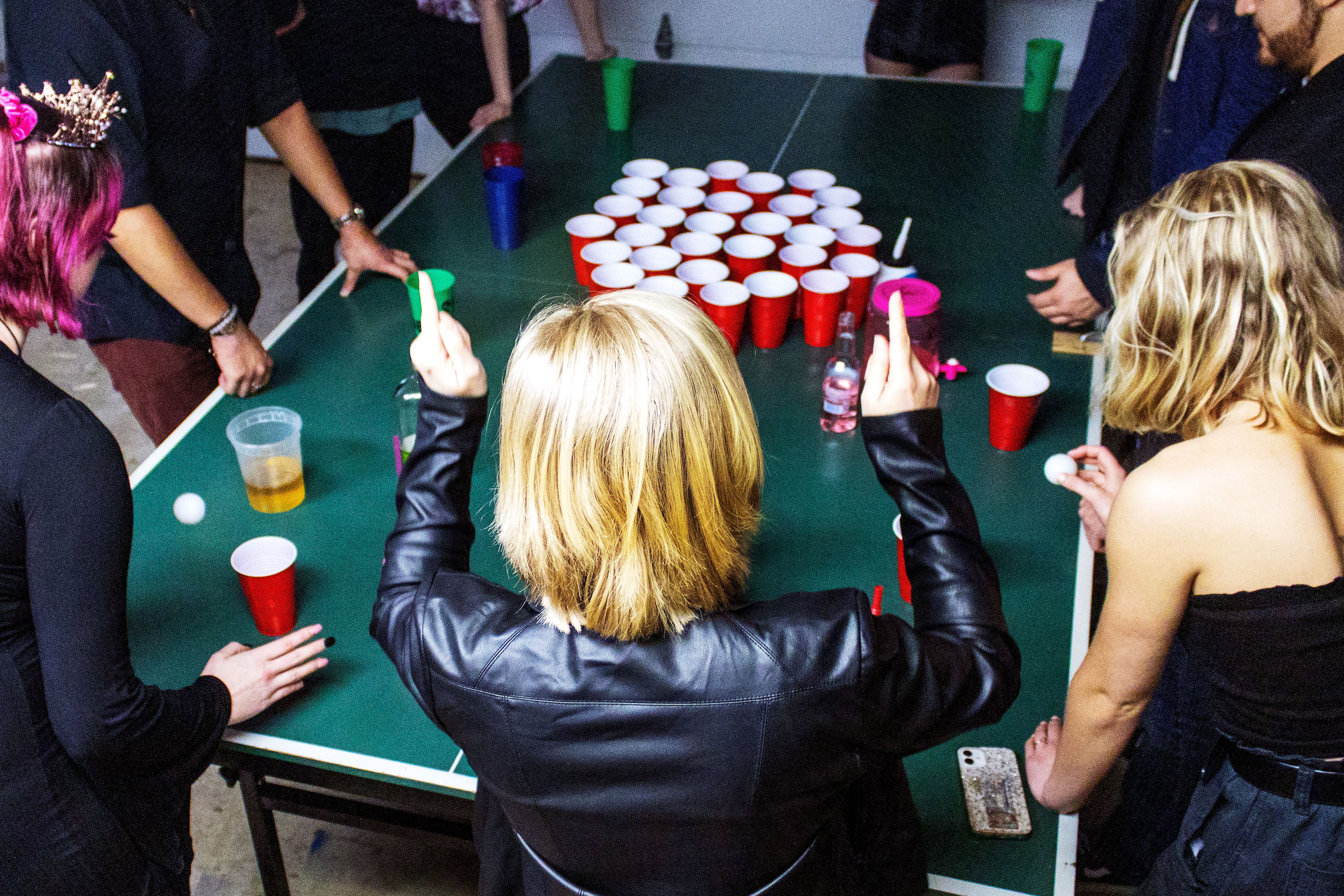 Aufblasbares Bierpong Set XXL