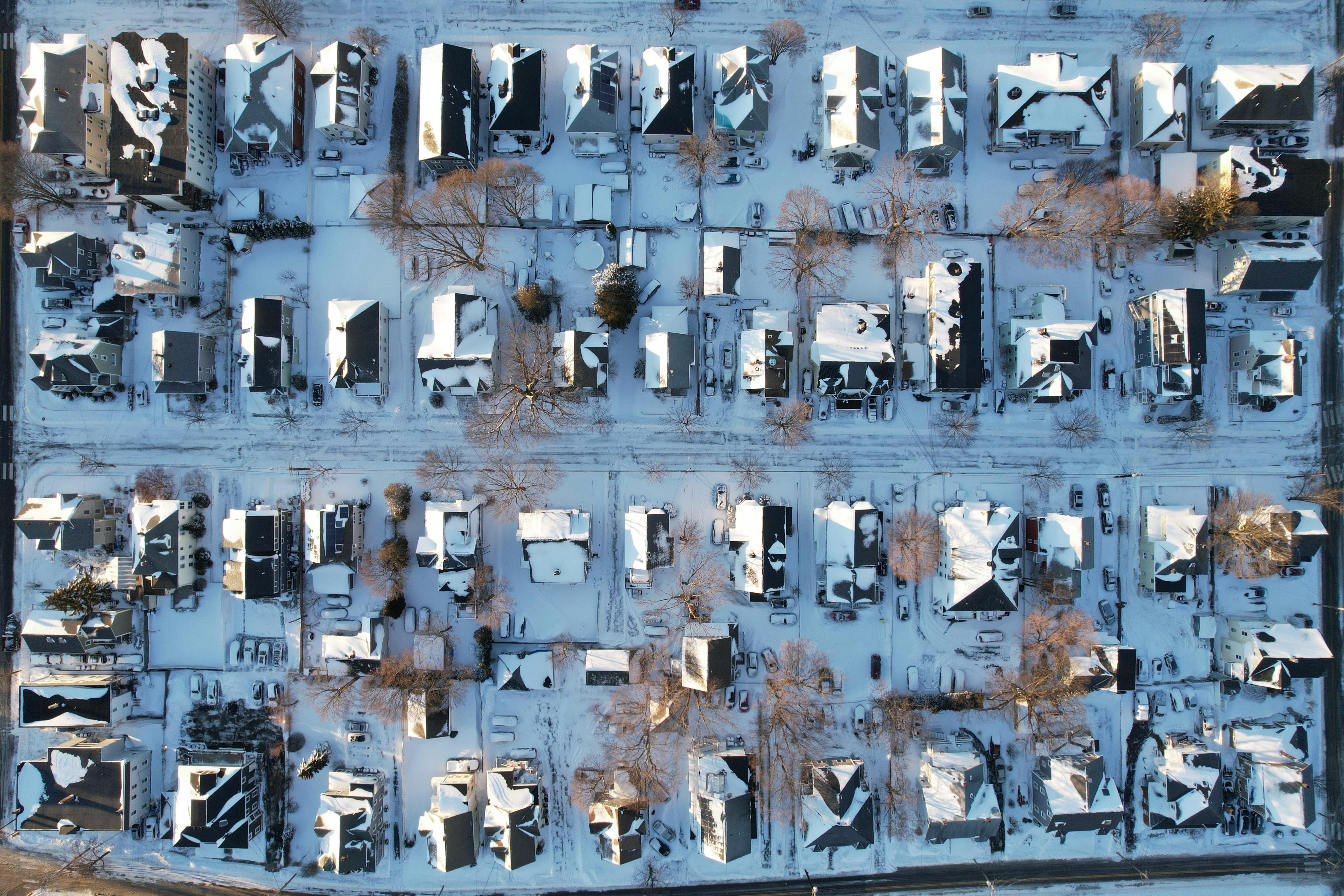 Massachusetts Snowy Roof - roof snow removal service walpole ma